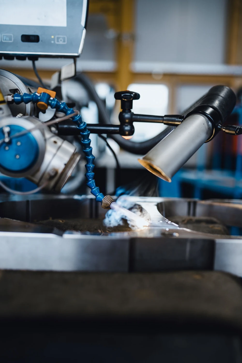 Phoenix Industy Solutions - Blechbearbeitung & Laserschweißen - Metallverarbeitungskomponenten